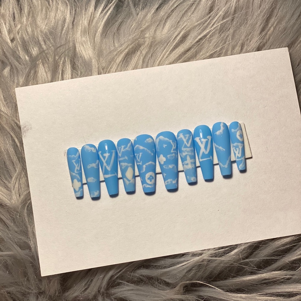 Blue Cloud Press on Nails